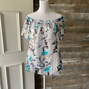 Ladies WhiteHouse BlackMarket Top M